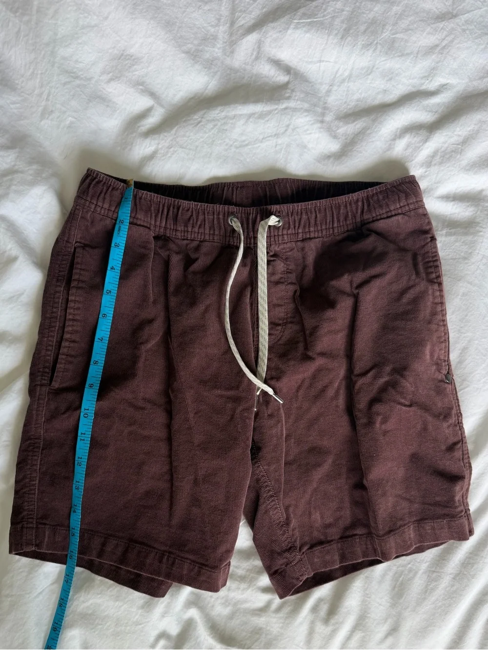 EUC Men’s Vuori Optimist Short Size Medium Corduroy mens M shorts
